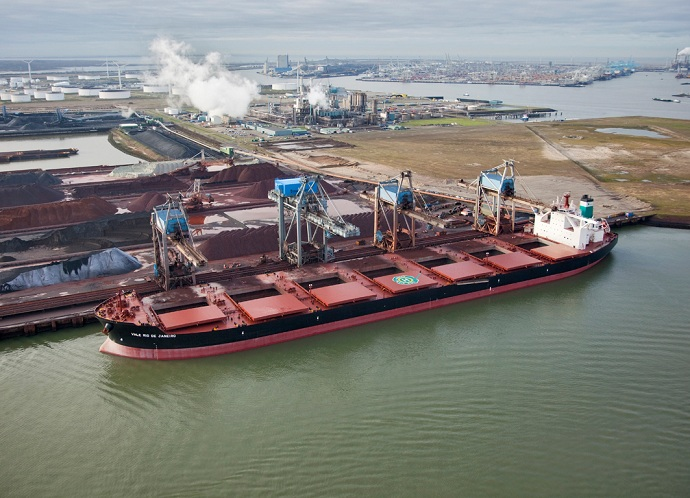 Differentiate bulk cargo vessels by size